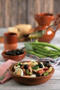 Ensalada murciana con aceite