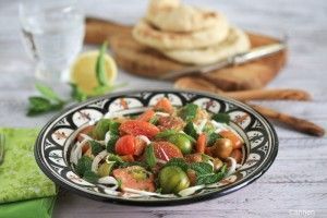 Ensalada de tomate frontal