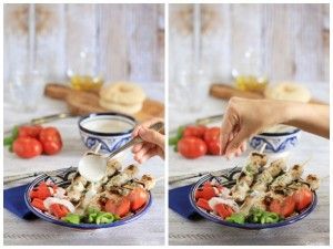 Aliñando brochetas de pollo marinado