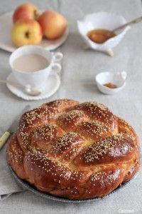 Challah de manzana y miel frontal entero