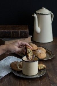 Untando tortas de naranja