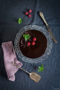 Tarta de mousse de chocolate blanco cenital