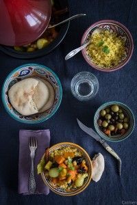 Tajine de verduras de invierno plato cenital