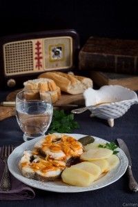 receta de Merluza a la Gallega con patatas acompañada de ajada al gusto frontal