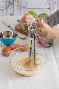 Elaboracion flan de huevo casero 6